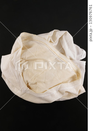 汚れたシャツ 130976761