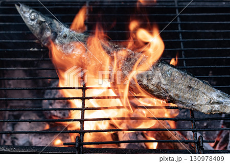 秋刀魚の炭火焼き 秋刀魚の炭火焼き 130978409