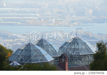 神戸布引ハーブ園の「香りの庭園 グラスハウス」(兵庫県神戸市中央区) 神戸布引ハーブ園の「香りの庭園 グラスハウス」(兵庫県神戸市中央区) 130978456