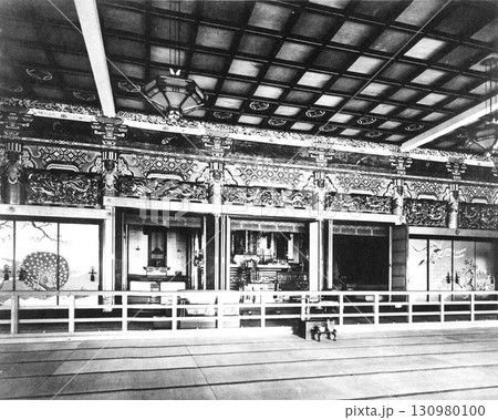 戦前の建築　近代建築　寺の本堂 130980100