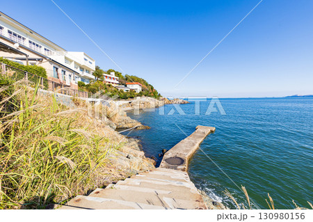 赤穂御崎の海岸沿いの遊歩道 130980156