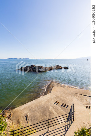 赤穂御崎の海岸沿いの遊歩道 130980162