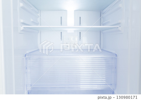 冷蔵庫 130980171