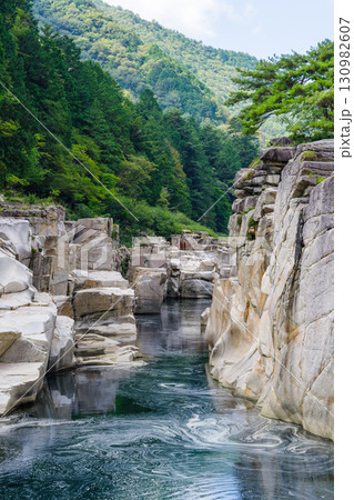 寝覚の床（長野県木曽郡上松町） 130982607