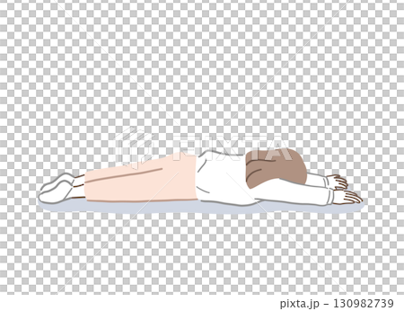うつ伏せで寝ている女性のイラスト素材 130982739