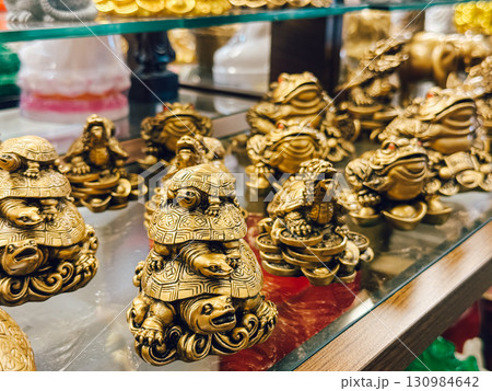 マレーシアのお土産　海外土産　金運グッズ 130984642
