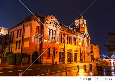 《福岡県》門司港レトロ・雨の日の夜景 130985055