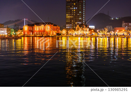 《福岡県》門司港レトロ・雨の日の夜景 130985291