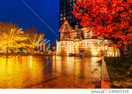 《福岡県》門司港レトロ・雨の日の夜景 130985338