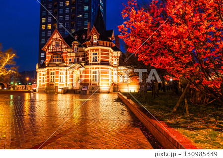 《福岡県》門司港レトロ・雨の日の夜景 130985339