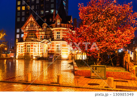 《福岡県》門司港レトロ・雨の日の夜景 130985349