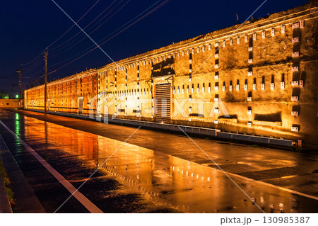 《福岡県》門司港レトロ・雨の日の夜景 130985387