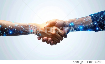 《AI画像》人間とアンドロイドの握手する手のクローズアップ 《AI画像》人間とアンドロイドの握手する手のクローズアップ 130986700