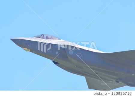 離陸する航空自衛隊のF-35A 130986716