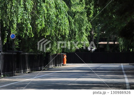 秋田　仙北　丸ポストのある風景（角館重伝建地区） 130986926