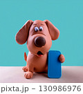 ねんどで作られたスマートフォンを見る犬 130986976