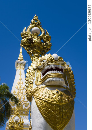 タイ【ワット・プラタート・パノム】シンハ像 / Statue of Singha 130989983