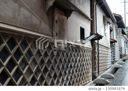 なまこ壁 130991874