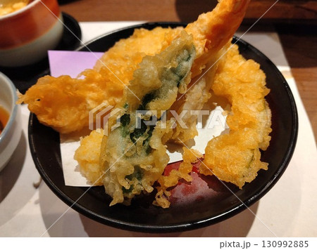 おいしい天ぷら盛り合せ おいしい天ぷら盛り合せ 130992885