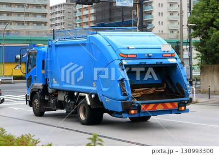 塵芥車（ゴミ収集車） 130993300
