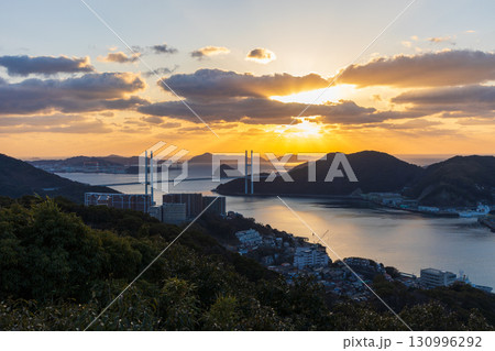 長崎県長崎市 鍋冠山公園展望台の夕暮れ 長崎県長崎市 鍋冠山公園展望台の夕暮れ 130996292