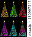 イルミネーションなクリスマスツリー 130997347
