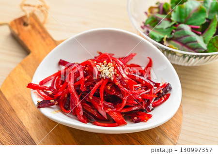 真っ赤なビーツのきんぴら 真っ赤なビーツのきんぴら 130997357