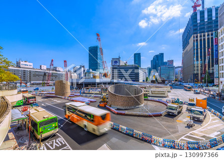日本の東京都市景観9月17日。新宿駅前や新宿駅西口再開発、西新宿一丁目地区プロジェクトなどを望む 日本の東京都市景観9月17日。新宿駅前や新宿駅西口再開発、西新宿一丁目地区プロジェクトなどを望む 130997366
