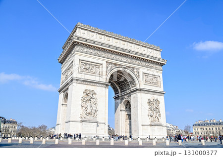 パリにある凱旋門のとても美しい風景 131000377