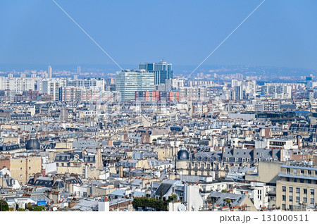 パリにある凱旋門の上から眺めるとても美しい街並みの風景 131000511