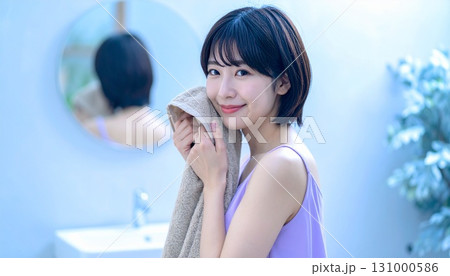 洗顔する若い女性、ポートレート、ビューティー、紫外線 131000586