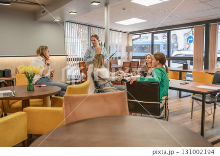 Teamwork Meeting Office Women Discussion Collaboration Daytime 131002194