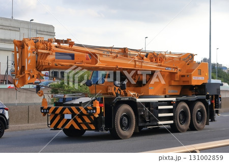 ラフテレーンクレーン（自走式クレーン） 131002859