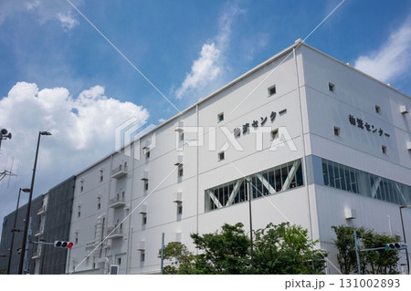 業務用の巨大な物流倉庫、新設された巨大物流センター 131002893