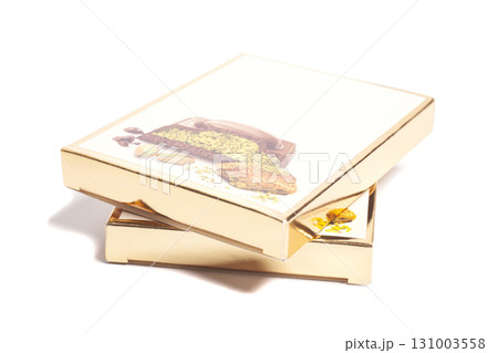 Dubai Chocolate with green kadayif and pistachio spread 131003558