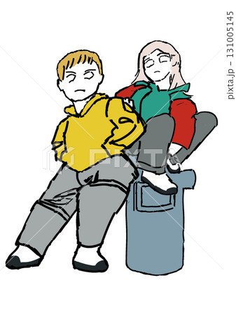 ストリートファッション男女二人連れ 131005145