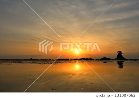 雨晴海岸　女岩（富山県） 131007062