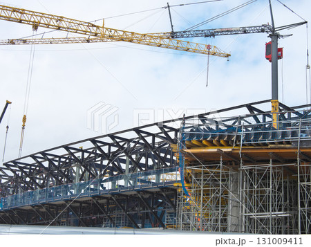 スペイン　バルセロナ　カンプ・ノウ工事　5月の晴れの日 131009411