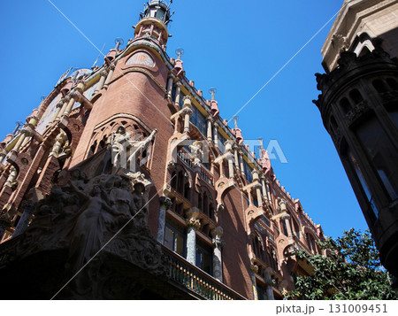 スペイン　バルセロナ　カタルーニャ音楽堂　5月の晴れの日 131009451