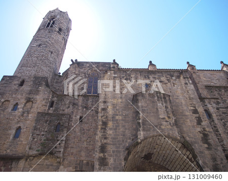 スペイン バルセロナ パラウ・レイアル・マジョール 5月の晴れの日 スペイン バルセロナ パラウ・レイアル・マジョール 5月の晴れの日 131009460