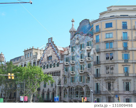 スペイン バルセロナ カサ・バトリョ、カサ・アマトリェール 5月 スペイン バルセロナ カサ・バトリョ、カサ・アマトリェール 5月 131009498