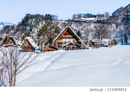 白川郷の雪景色　和田家 131009852