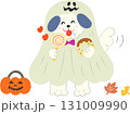 ハロウィン　おばけに仮装しておやつを食べる犬　 131009990