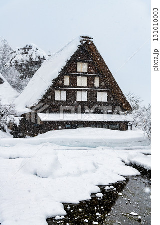 白川郷の雪景色 131010003