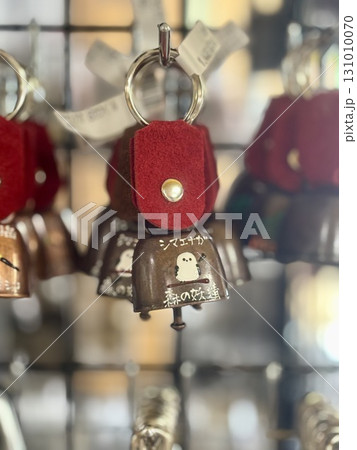 神社に並ぶ灯篭 神社に並ぶ灯篭 131010070