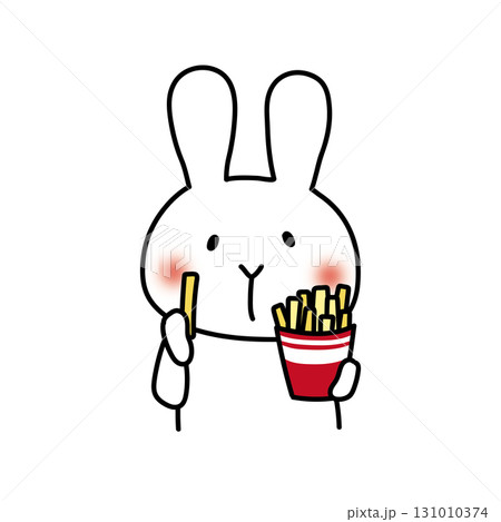 フライドポテトを食べる白いうさぎ 131010374