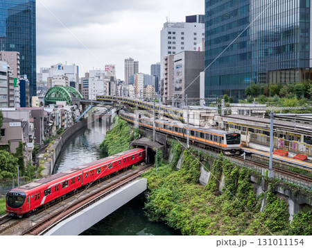 【聖橋】3方向から交差する電車 【聖橋】3方向から交差する電車 131011154