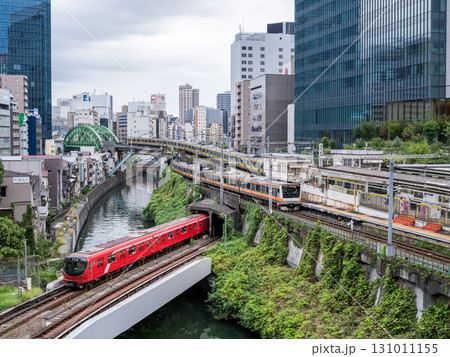 【聖橋】3方向から交差する電車 131011155