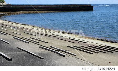 漁港のスロープ 131014224