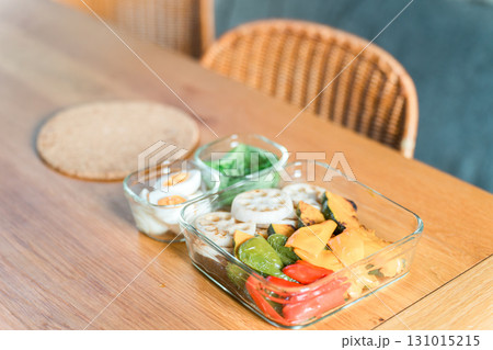 作り置きされた料理(サラダ,ダイエット) 作り置きされた料理(サラダ,ダイエット) 131015215
